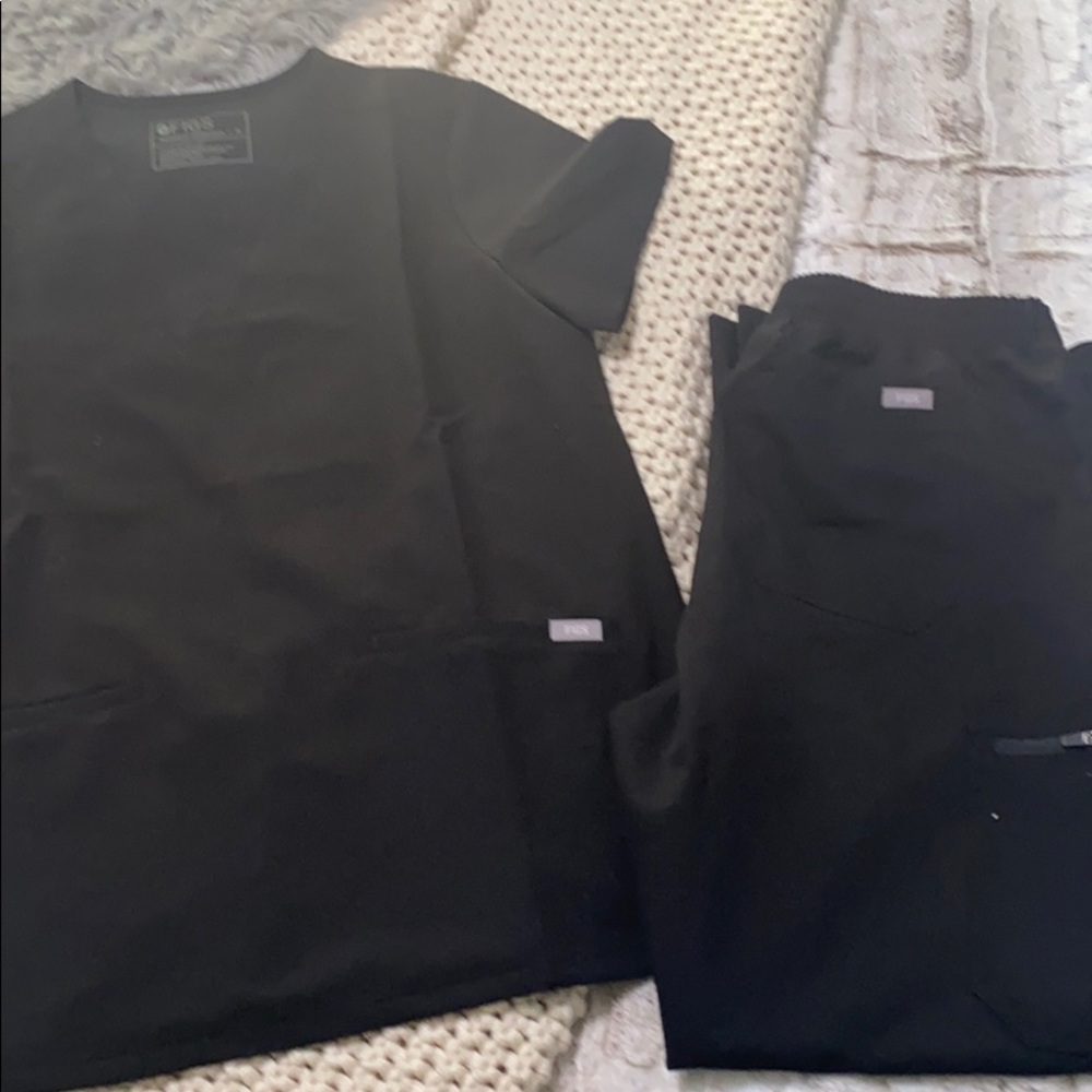 Figs scrubs